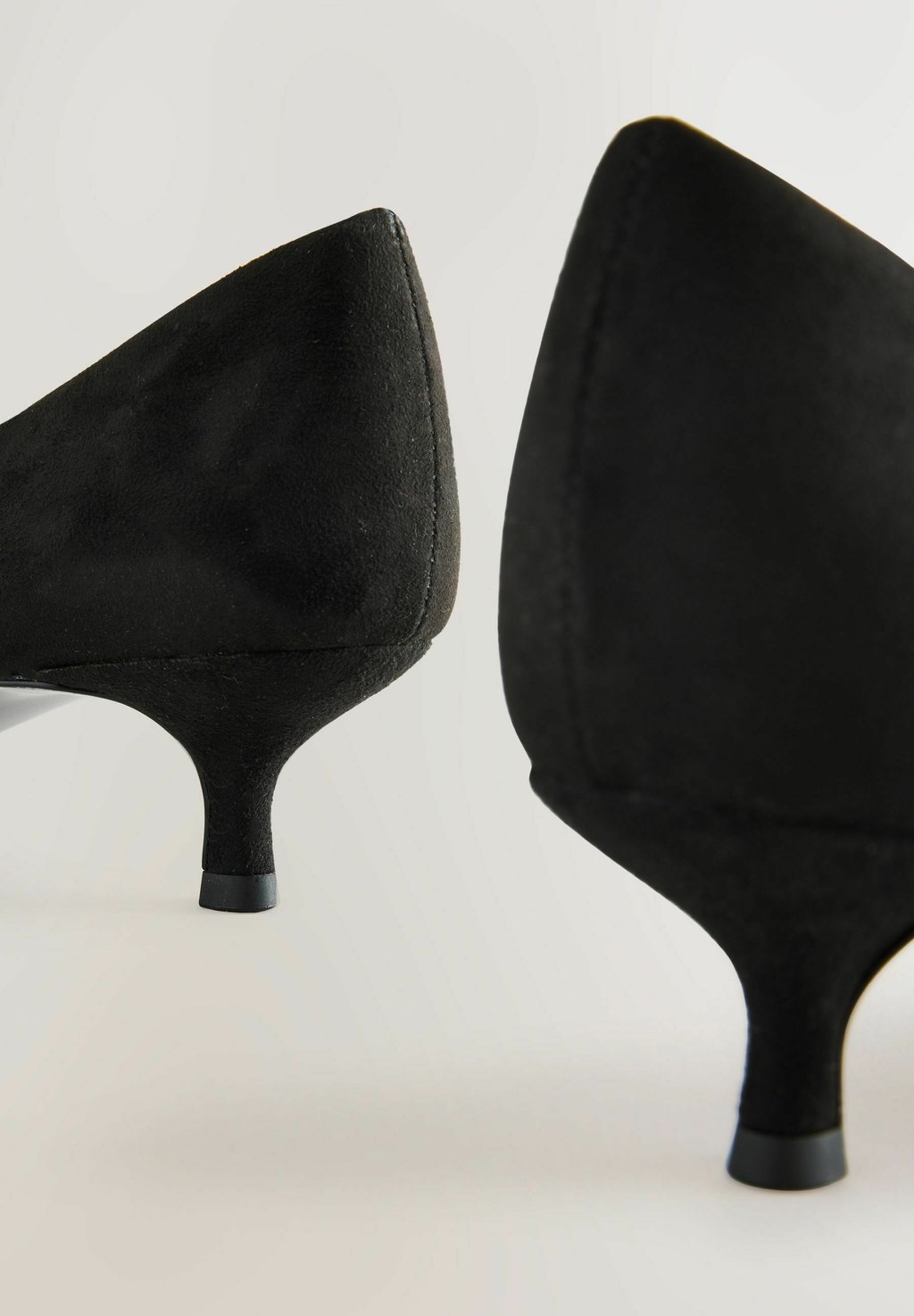 Классические туфли на каблуке STANDARD WIDE FIT - FOREVER COMFORT POINT TOE LOW KITTEN Next, цвет Mottled Black — фото 4