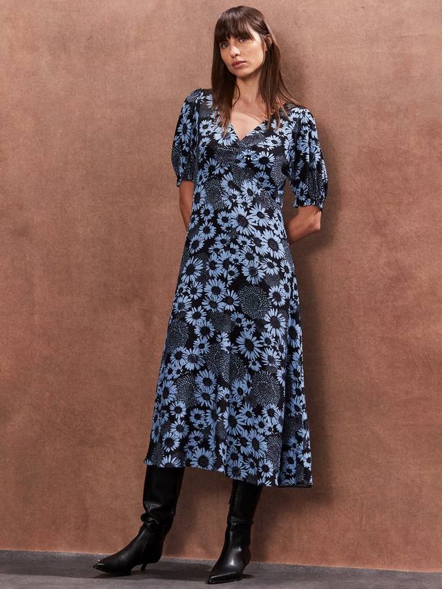 

Платье с рюшами спереди и принтом в виде ромашки Ro&Zo, цвет Blue/Black