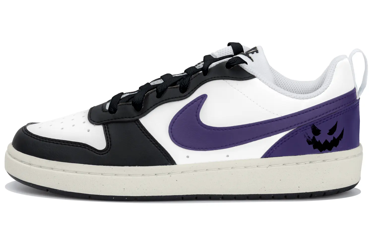 

Court Borough Purple Night Phantom Low top Детские скейтборд кроссовки Подростки Nike, белый/черный/фиолетовый