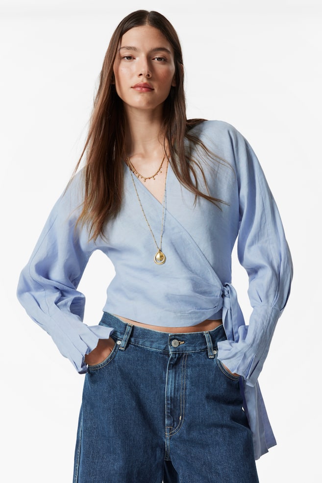 

Льняная блузка с запахом & Other Stories, голубой