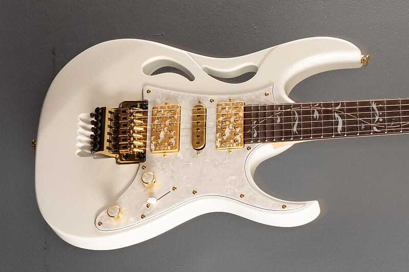 

Электрогитара Ibanez Steve Vai PIA3761 - Stallion White