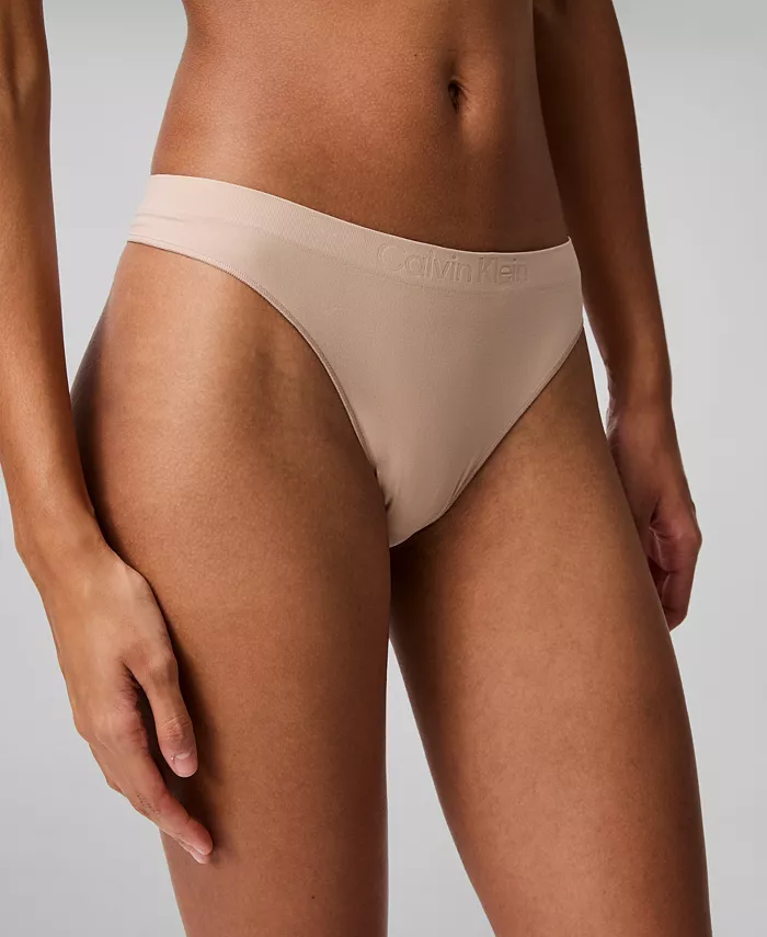 

Женские трусы-стринги Bonded Flex QD3958 Calvin Klein, коричневый