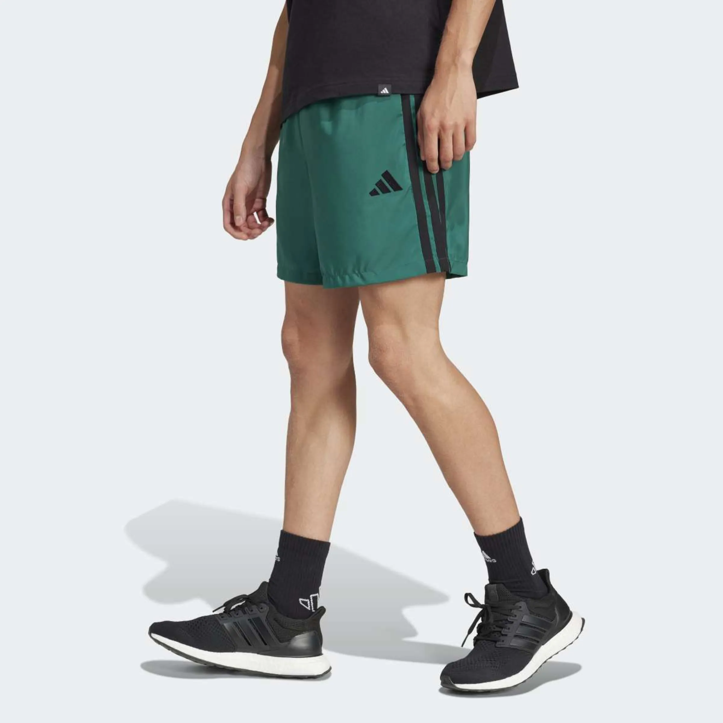 

Мужские шорты Essentials Chelsea 3 полоски Adidas, зеленый