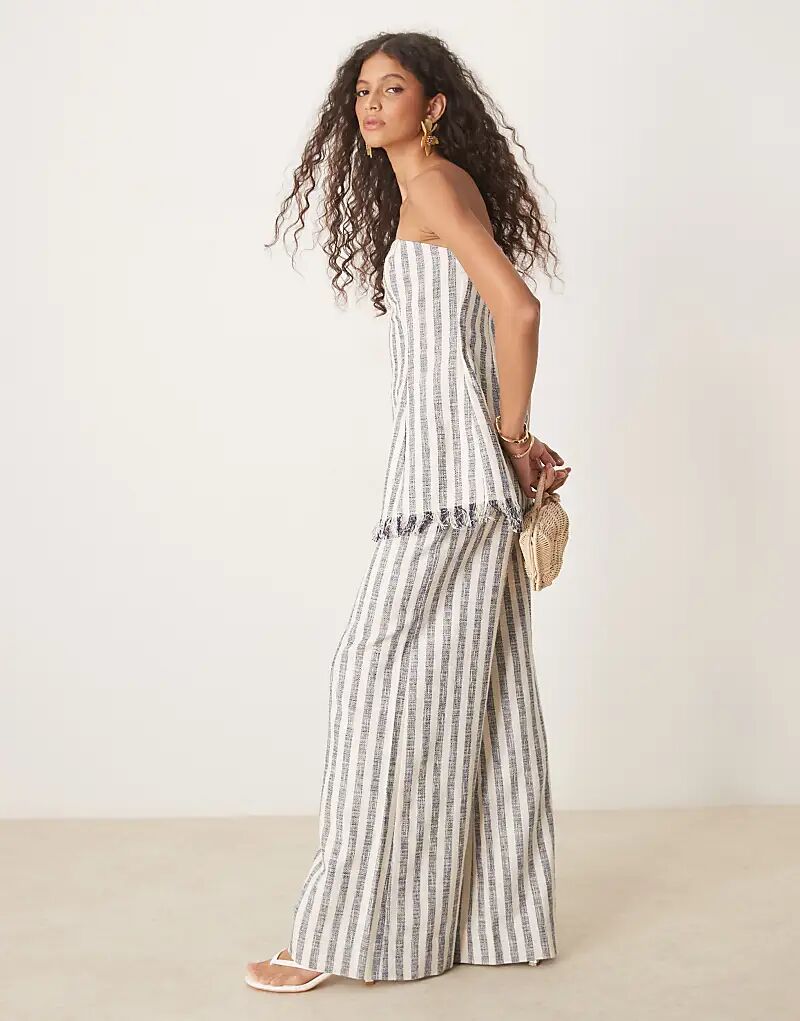 

Классические брюки-букле ASOS DESIGN в синюю полоску