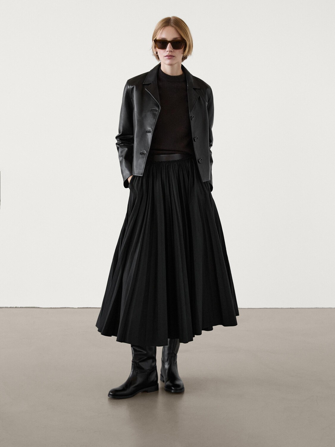 

Юбка плиссе с кожаной деталью Massimo Dutti, черный