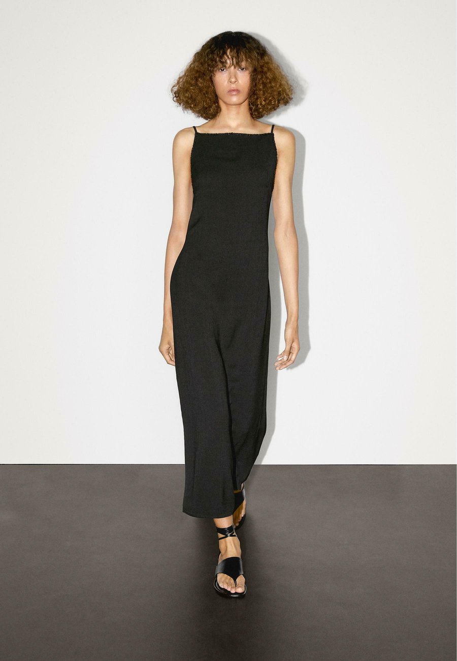 

Платье Massimo Dutti STRAPPY LONG WITH RHINESTONE DETAIL, Black