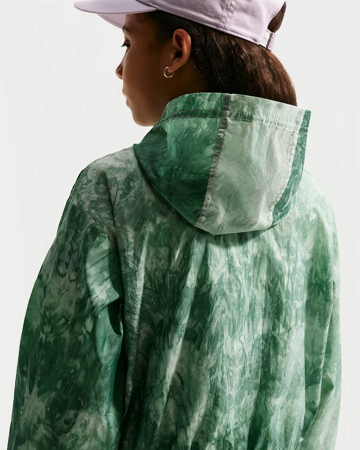 Детская ветровка Nike Sportswear Club, Barely Green/Soft Pearl — фото 2