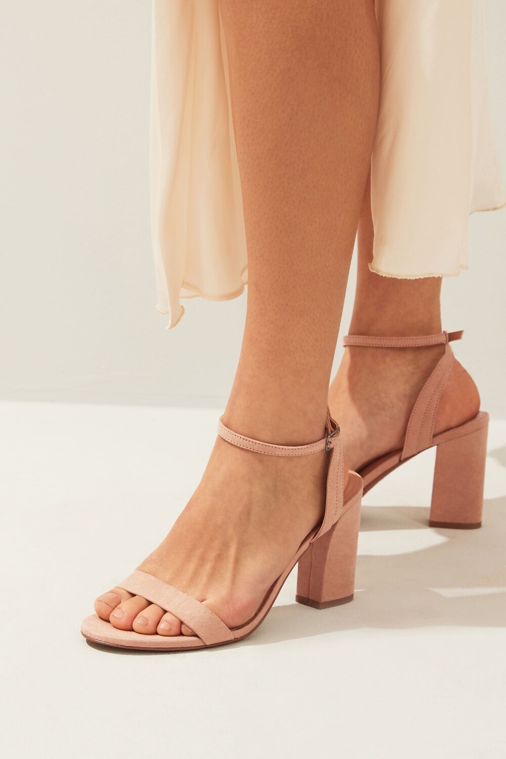Босоножки Forever Comfort на блочном каблуке Next, белый