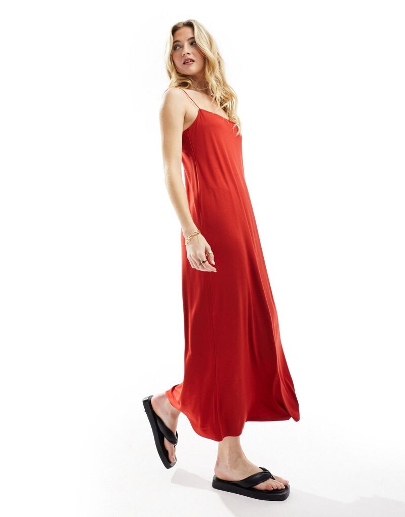 

ASOS DESIGN – красное платье миди на тонких бретелях и квадратным вырезом