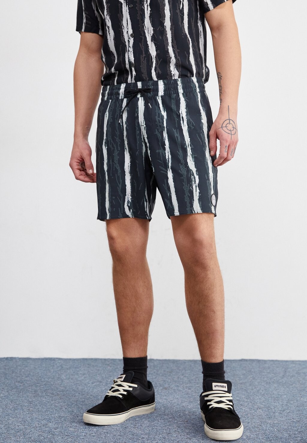 

Шорты HOCKEY DAD TRUNK Volcom, цвет black