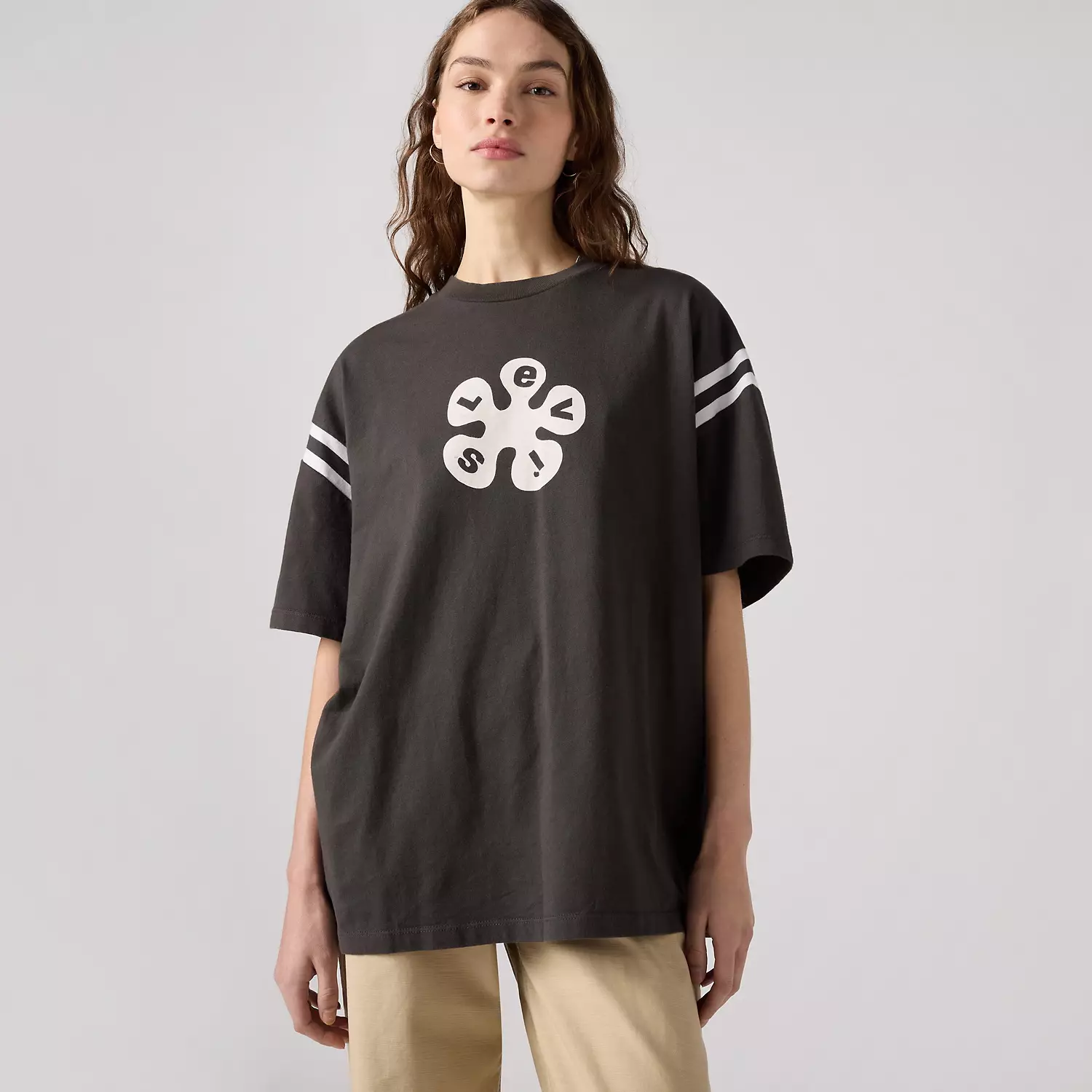 

Футболка с короткими стэками и рисунком Pieced Levi's, цвет Pirate Black - Black