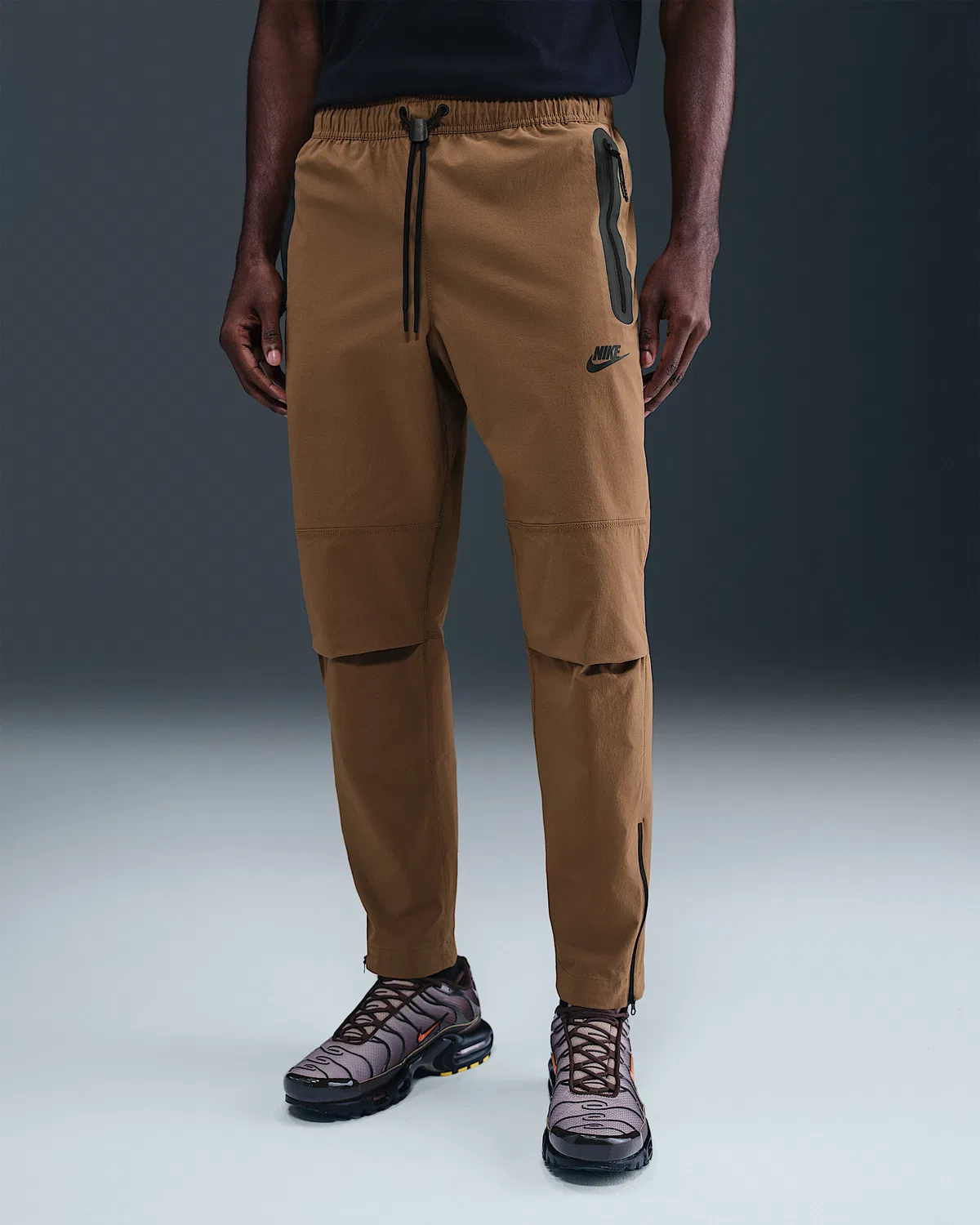 Мужские тканые штаны Nike Tech, Mosswood Brown/Black — фото 2