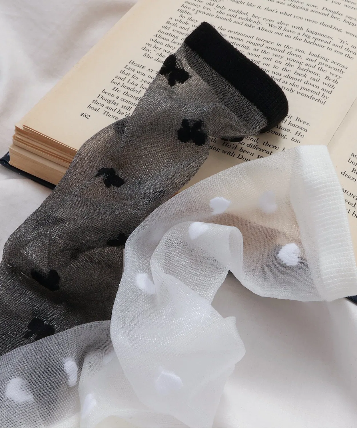 Гольфы с рисунком ленты и сердца, apres les cours, офф-белый — фото 3