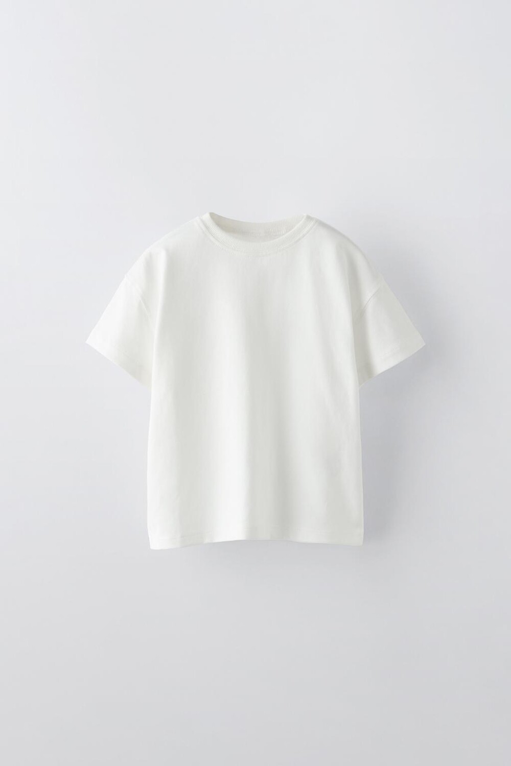 

Футболка с аппликациями-бирками ZARA, белый