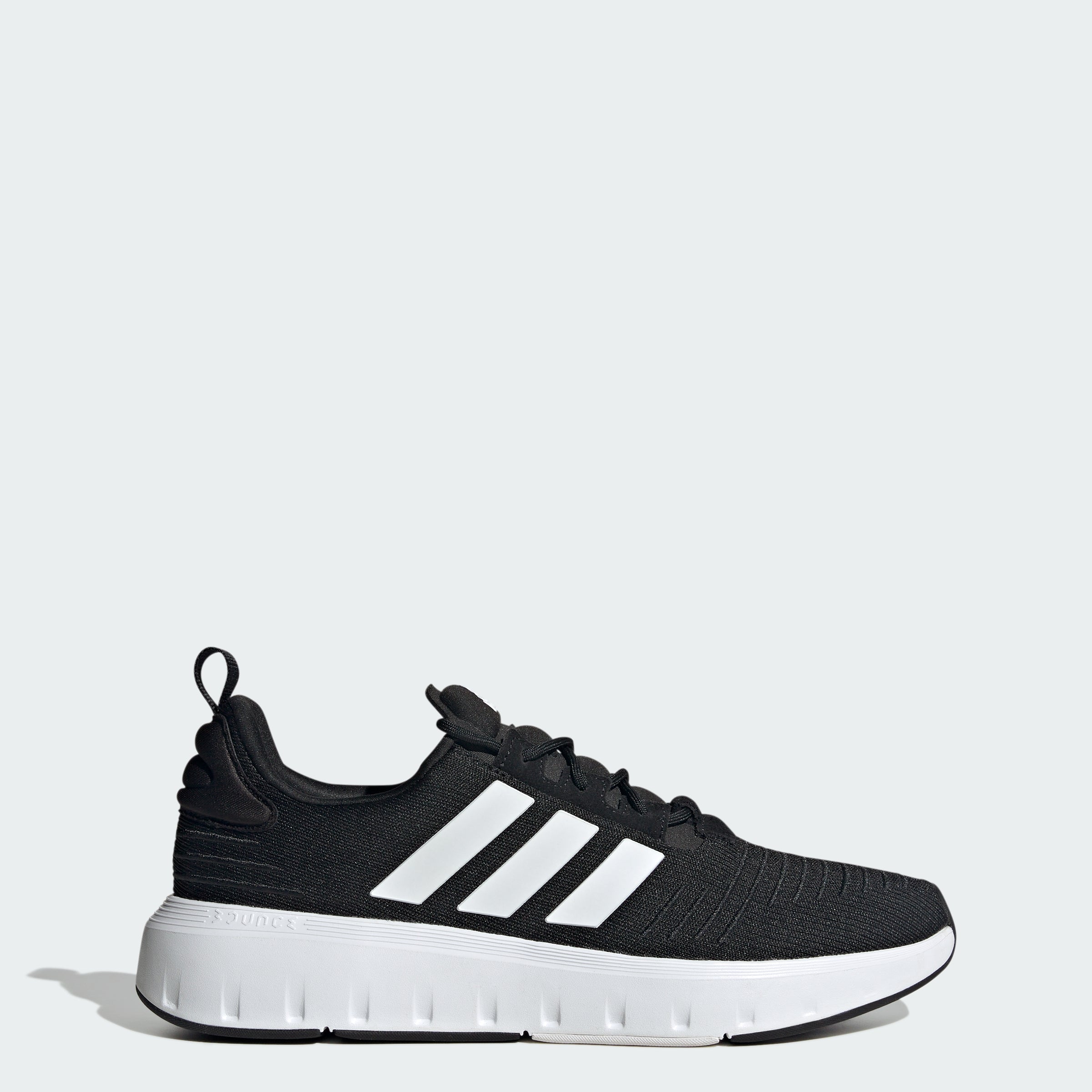 

Мужские кроссовки adidas Swift Run, цвет core black / cloud white / cloud white