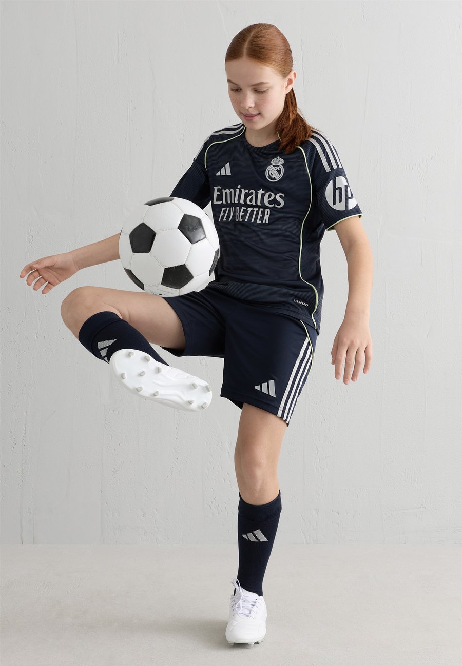 Футболка Adidas Performance REAL MADRID AWAY KIDS KIT UNISEX, Legend Ink/Black — фото 2