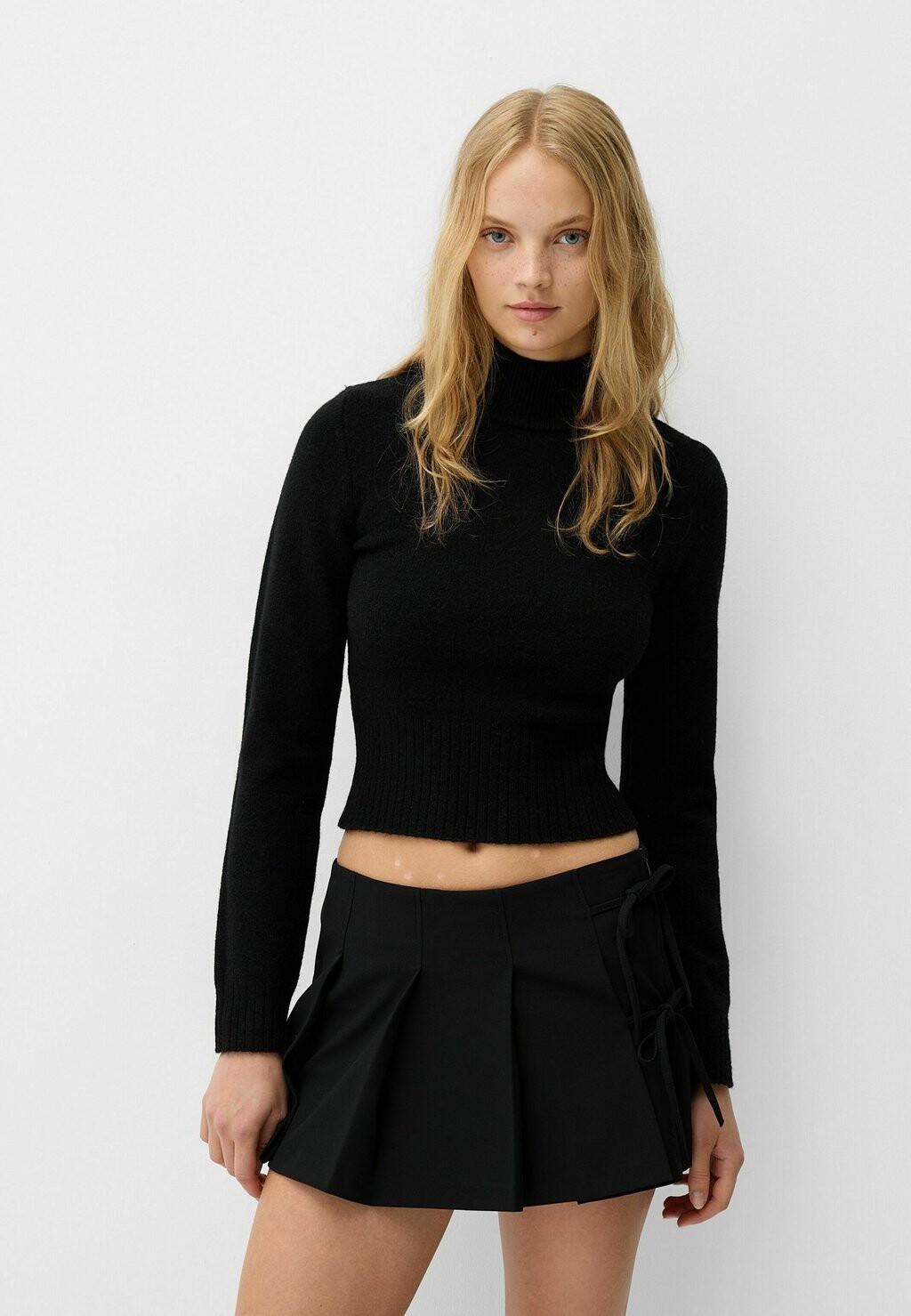 

Юбка плиссированная WITH BOW Bershka, черный