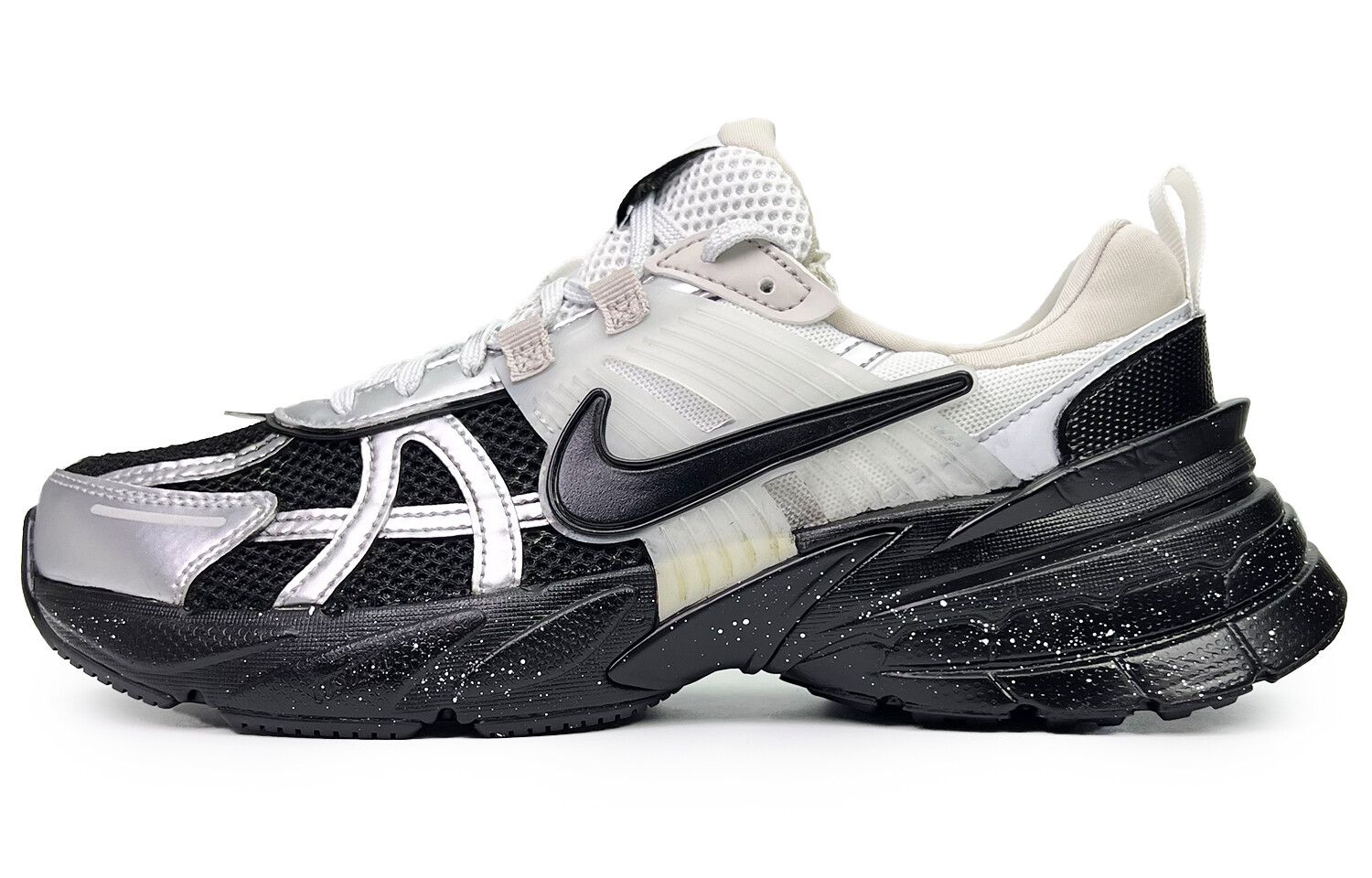 

Кроссовки для бега V2K Run унисекс с низким верхом, черные/серебристые Nike