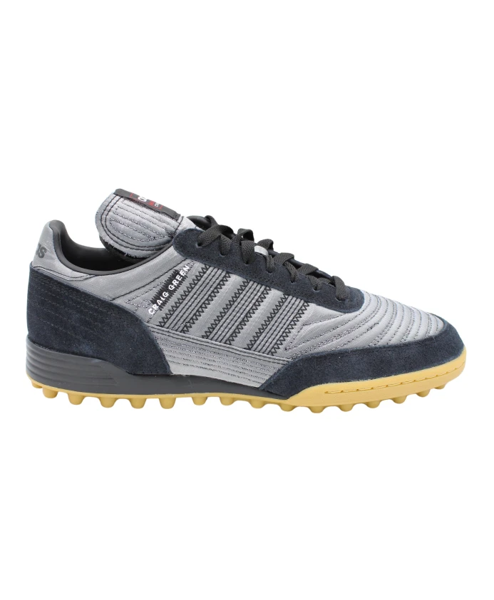 

Кроссовки с замшевыми вставками и резиновой подошвой. Adidas, черный