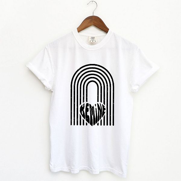 

Футболка Rainbow be mine с принтом в виде сердца Simply Sage Market, White