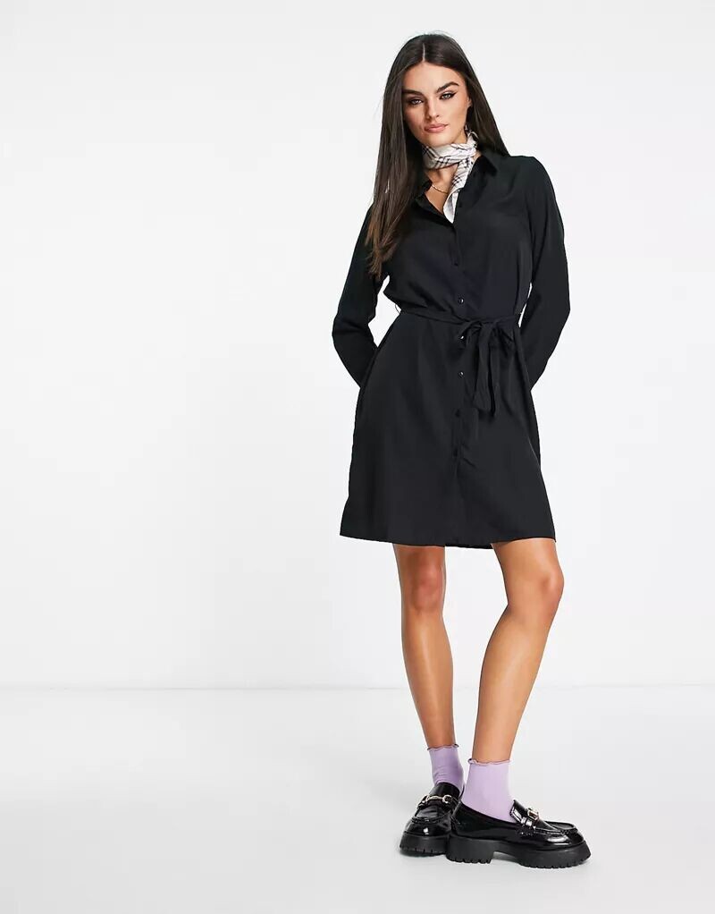 

Vero Moda короткое черное платье-рубашка