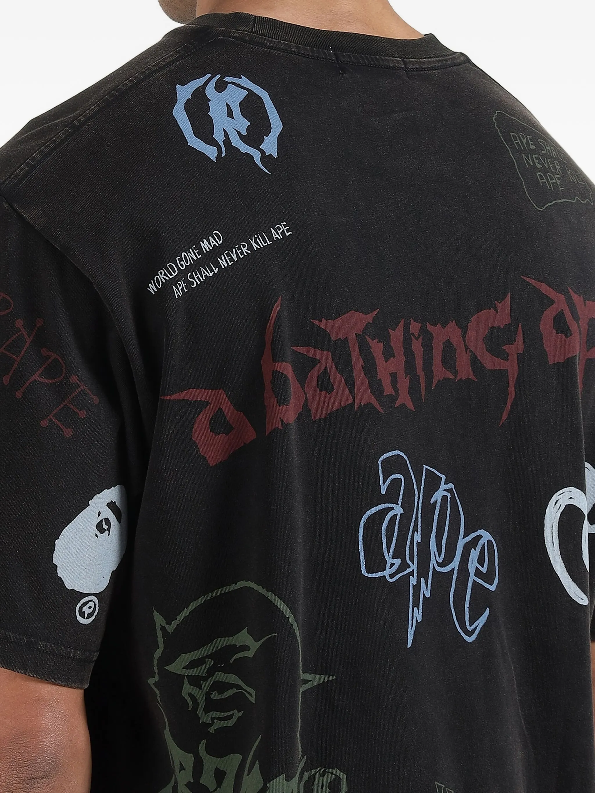 Футболка с графическим принтом World Gone Mad A Bathing Ape, черный — фото 3