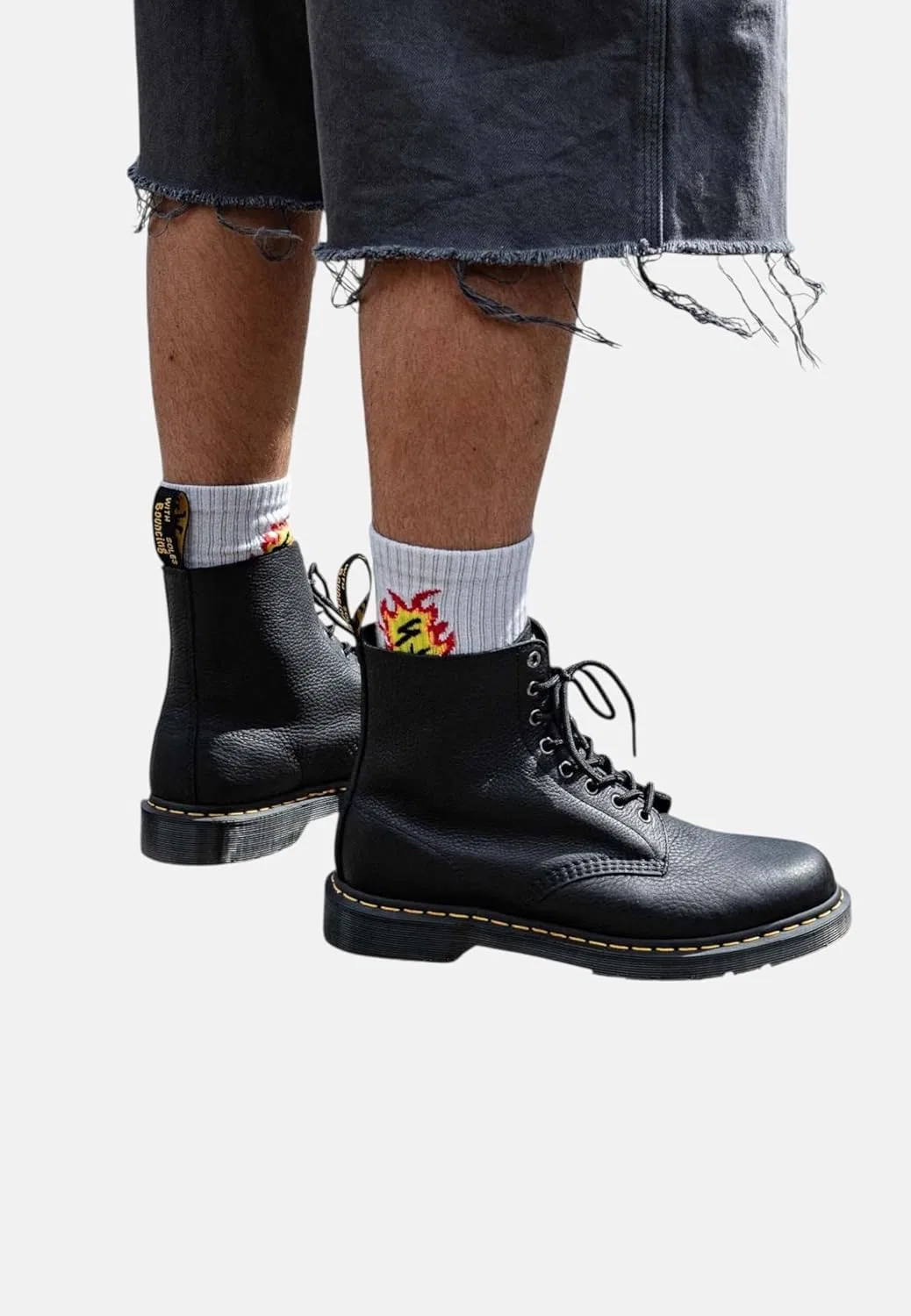 Ботинки Dr. Martens Men's 1460 с 8 люверсами, черные, лакированные, модель Lamp — фото 2