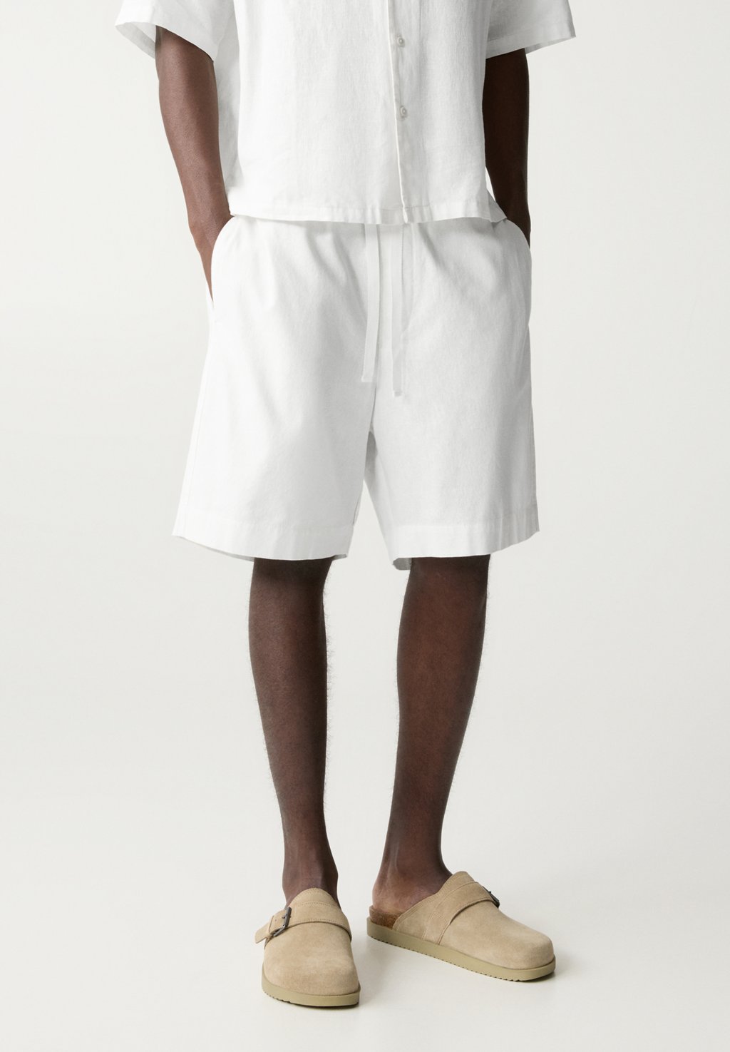 

Шорты BERMUDA PULL&BEAR, песочный