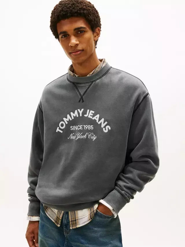 Толстовка Tommy Jeans с логотипом NYC, окрашенная в массе, черная Tommy Hilfiger
