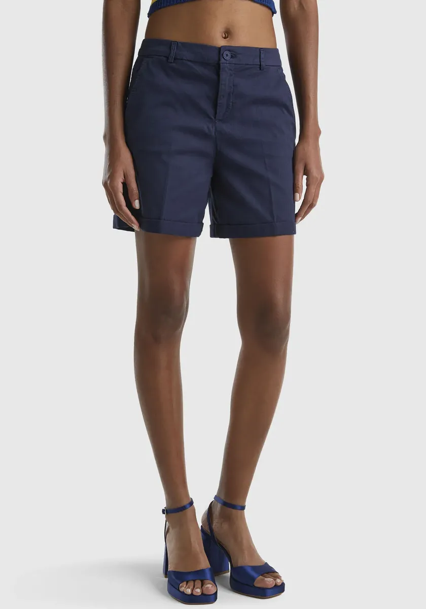 

United Colors of Benetton Bermudas, с небольшой отворотом по подолу, синий