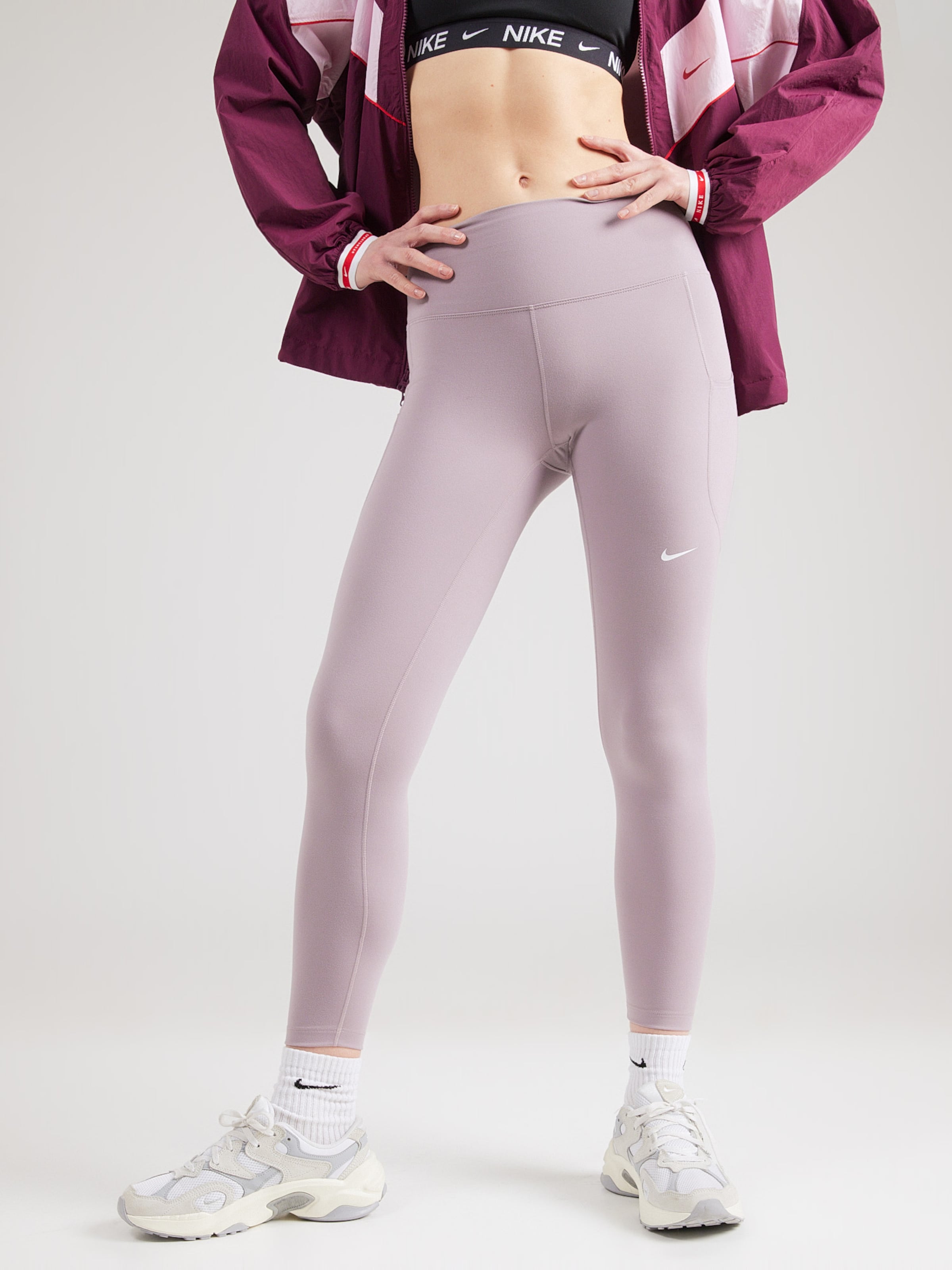 NIKE Узкие спортивные брюки 'ONE' в цвете Lilac — фото 3