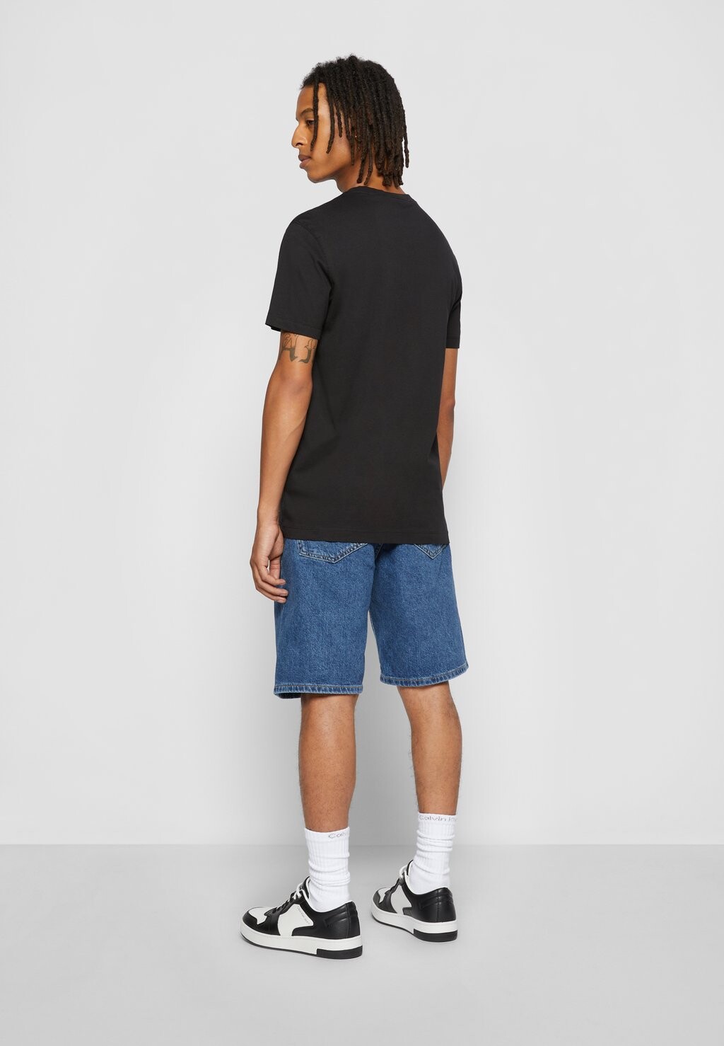 Базовая футболка Essential Slim Tee Calvin Klein Jeans, черный — фото 3