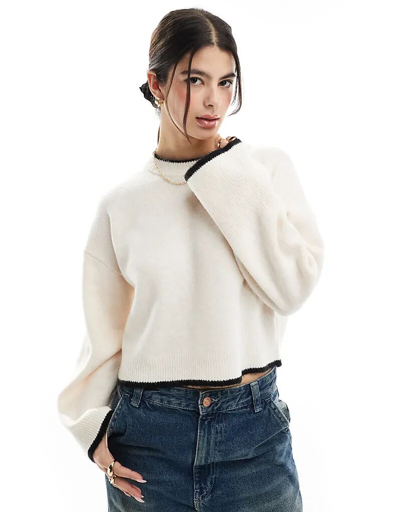 

Свободный свитер ASOS DESIGN с круглым вырезом и отделкой кремового цвета