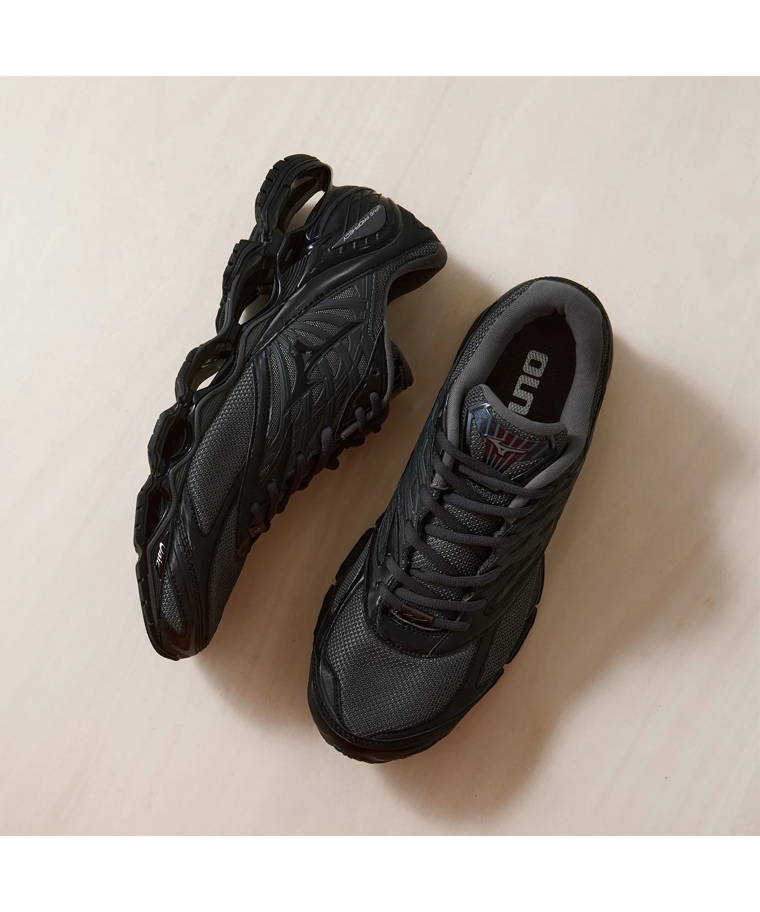 Мужские кроссовки для бега с технологией WAVE PROPHECY LS MIZUNO чёрные
