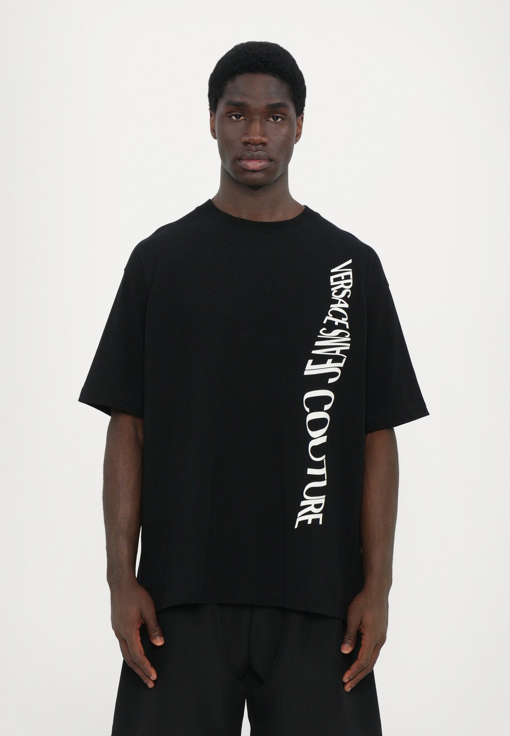 

Футболка с принтом LOGO LIQUIFY RUBBER Versace Jeans Couture, черный