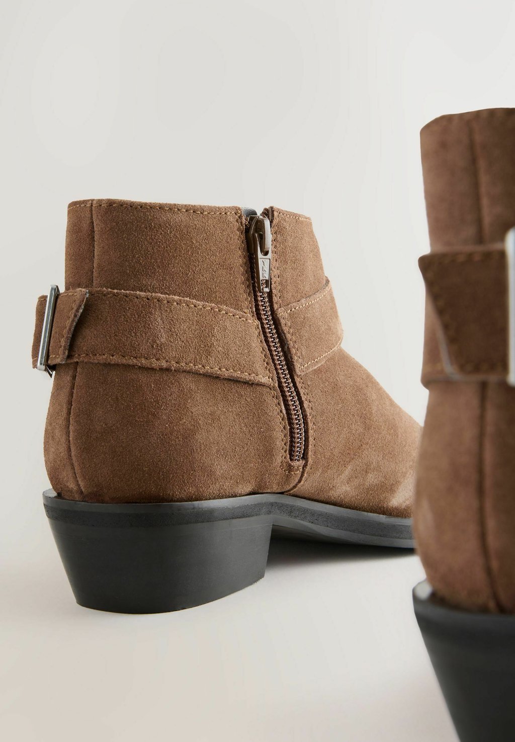 Ковбойские/байкерские ботинки по щиколотку FOREVER COMFORT HARNESS BUCKLED WESTERN Next, коричневый — фото 3