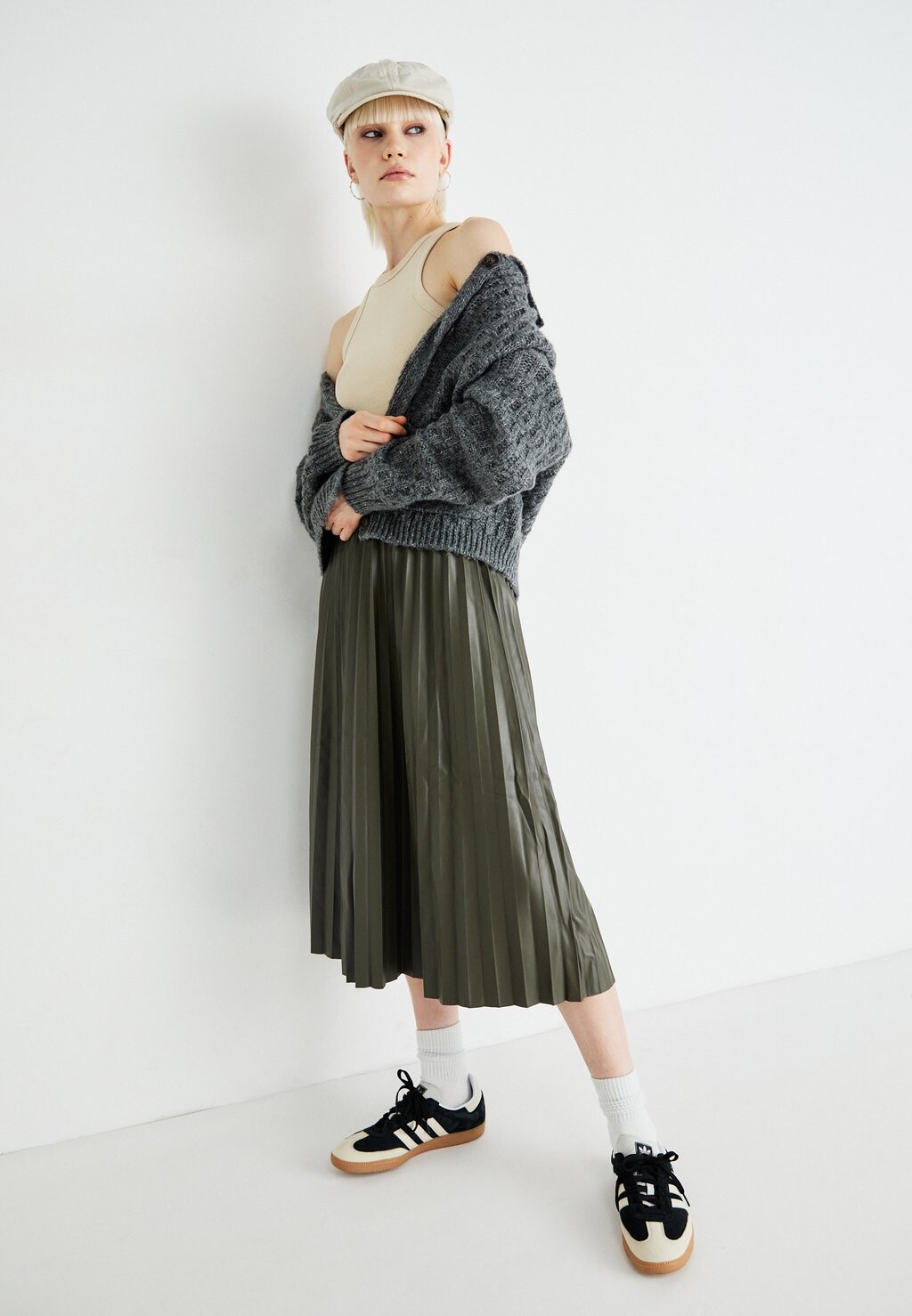

Юбка плиссированная VMPUFFY COATED PLEAT SKIRT Vero Moda, хаки