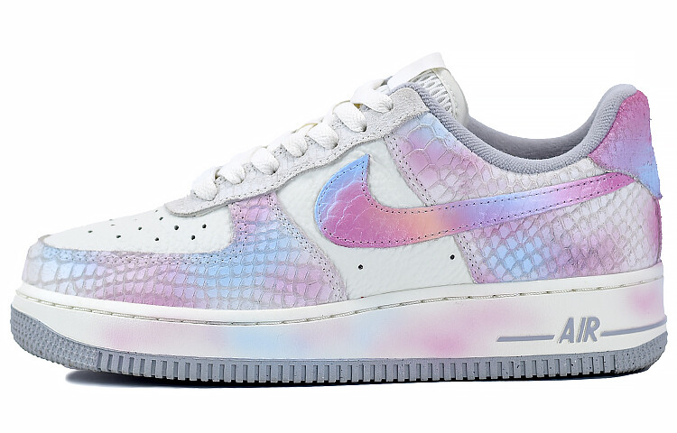 

Женские кроссовки для скейтбординга Nike Air Force 1, Multicolor