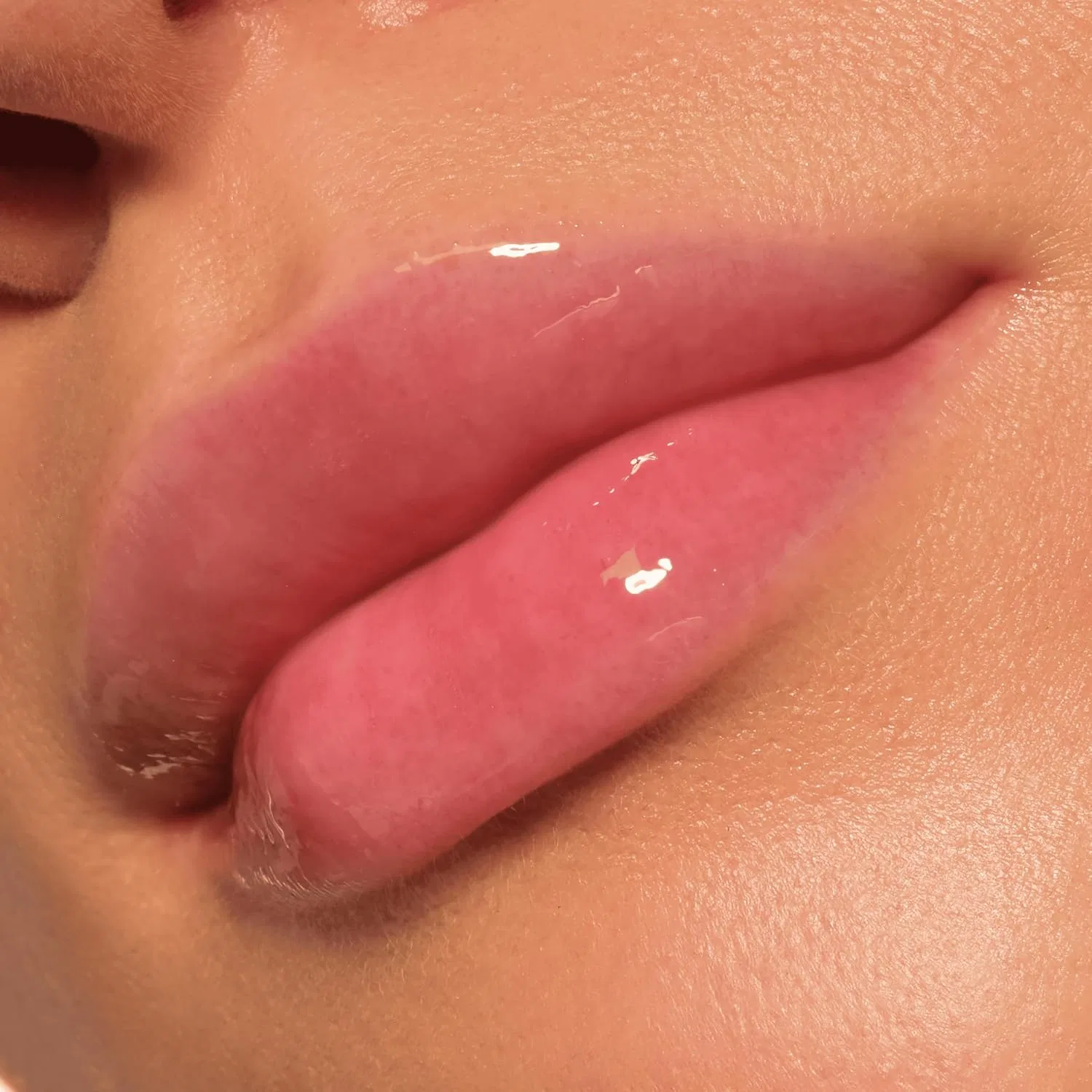 Блеск для губ «Gloss Obsessed Lip Glaze» от Catrice Catrice, 010 Gloss Therapy — фото 4