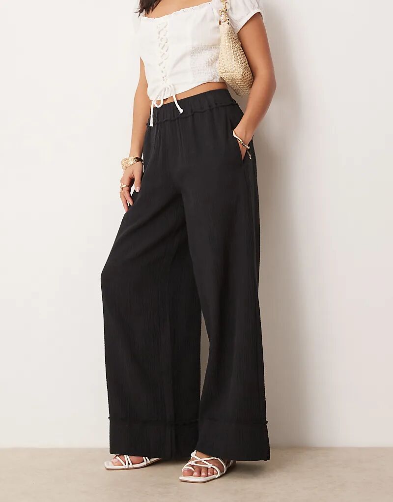 

Брюки-клеш ASOS DESIGN Petite из марли черного цвета