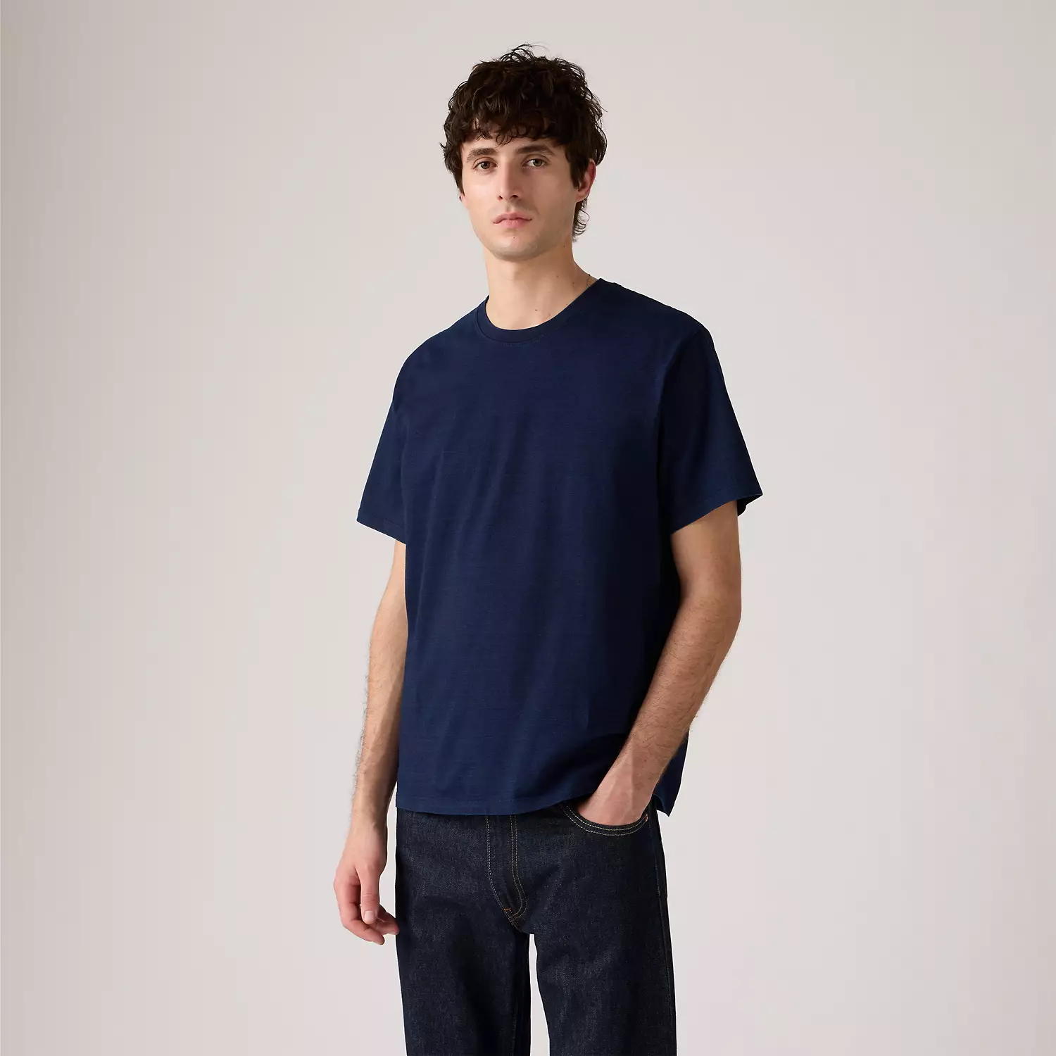 

Футболка Essential цвета индиго Levi's, цвет True Indigo Dark Indigo - Blue