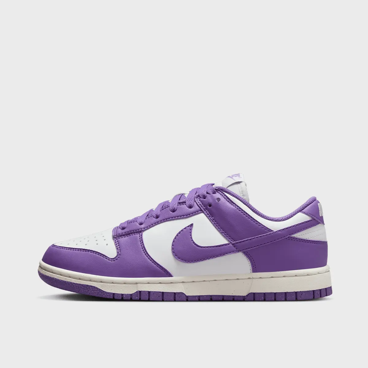 

Кроссовки Nike WMNS Dunk Low, фиолетовый/белый