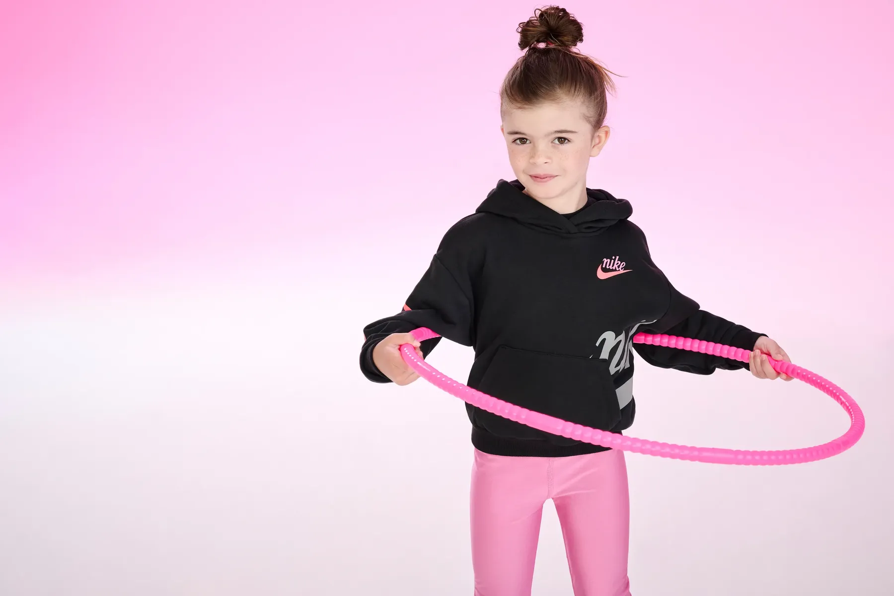 

Толстовка с капюшоном Nike Sportswear, черный