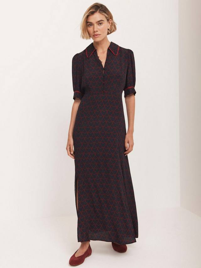 

Платье миди с воротником и короткими рукавами-клеш в сердечках Mint Velvet