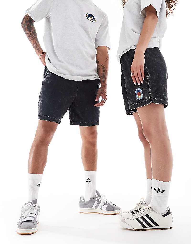 

Черные шорты унисекс adidas Originals – с логотипом