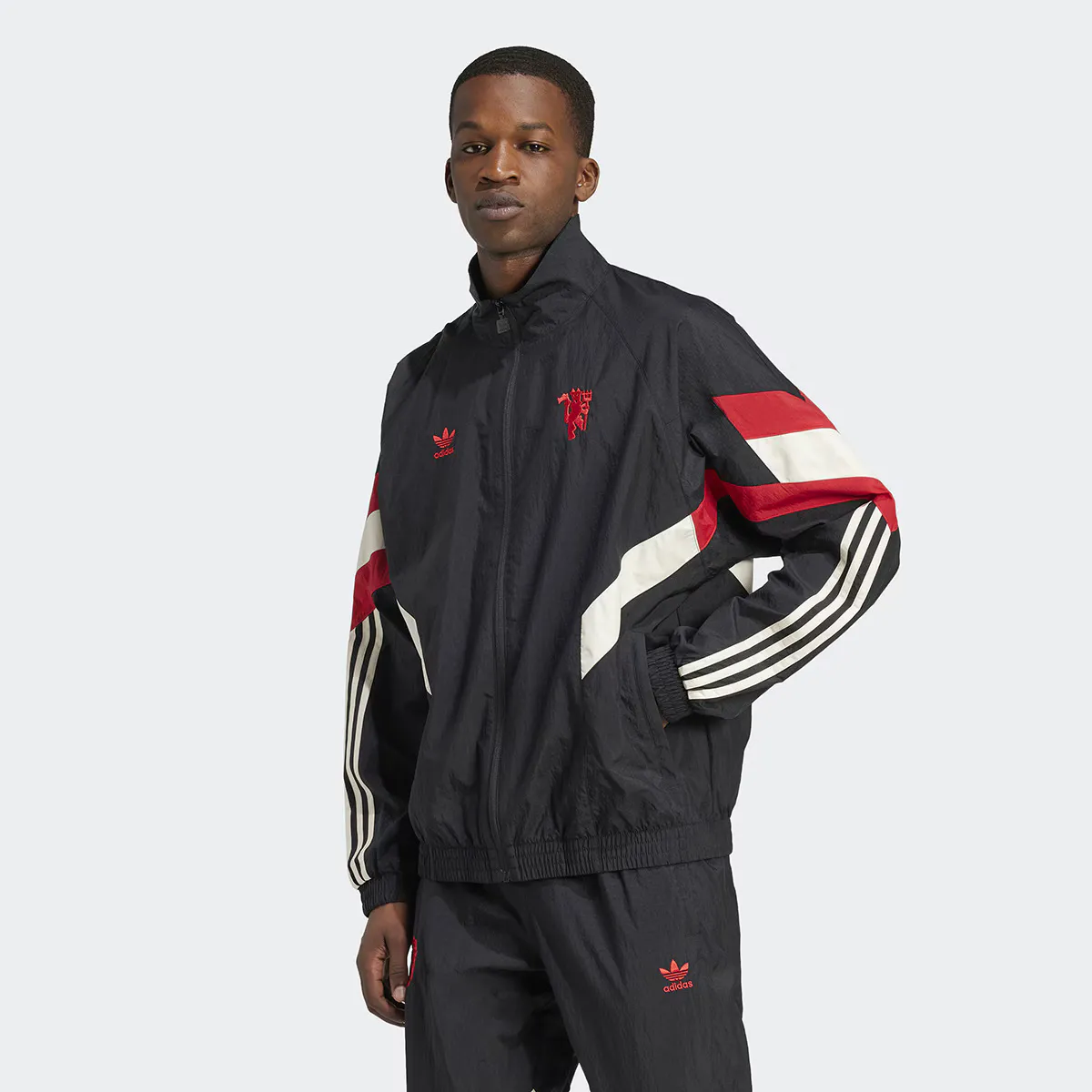 

Куртка Adidas Originals Manchester United FC, цвет default