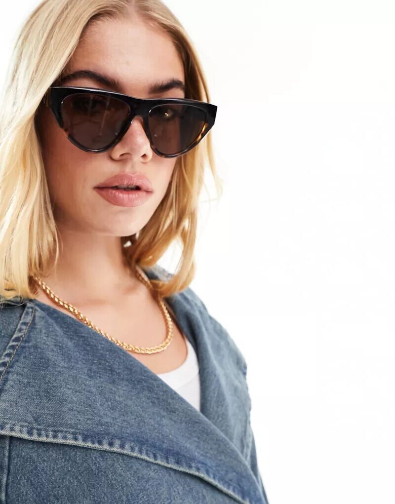 

Плоские солнцезащитные очки ASOS с раскосым дизайном и бледно-черепаховым эффектом