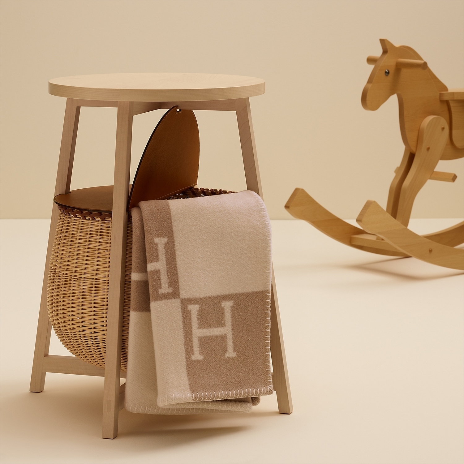 

HERMES Шаль унисекс Avalon, Camel/Ecru