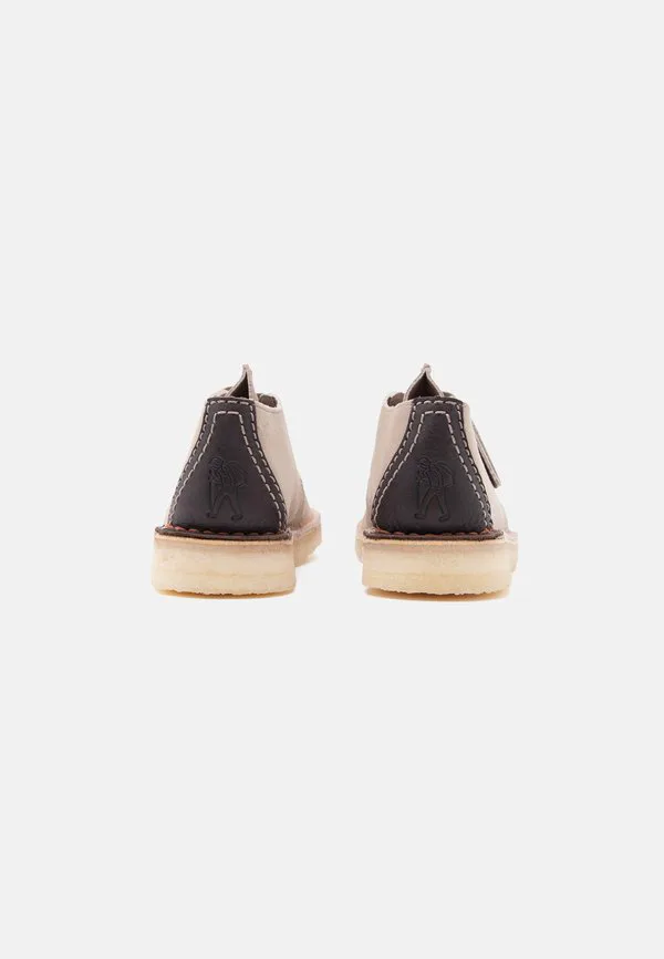 Повседневные ботинки на шнуровке в пустынном стиле Clarks Originals, Sand — фото 3