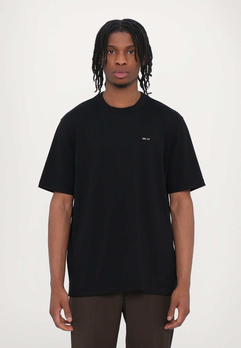 

Базовая футболка TEE NN.07, черный